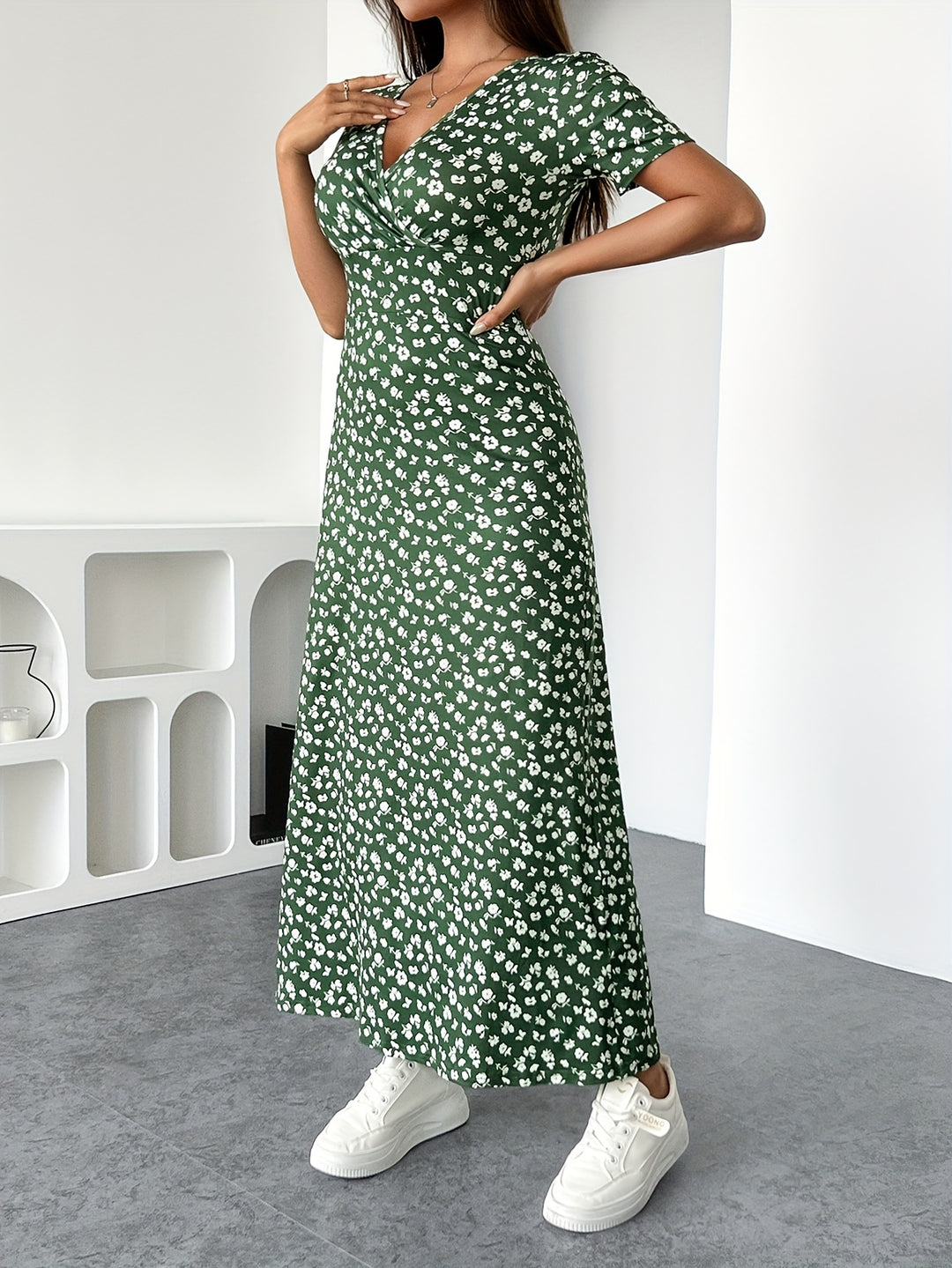 Martina™ | Elegant V-Neck Floral Print Dress