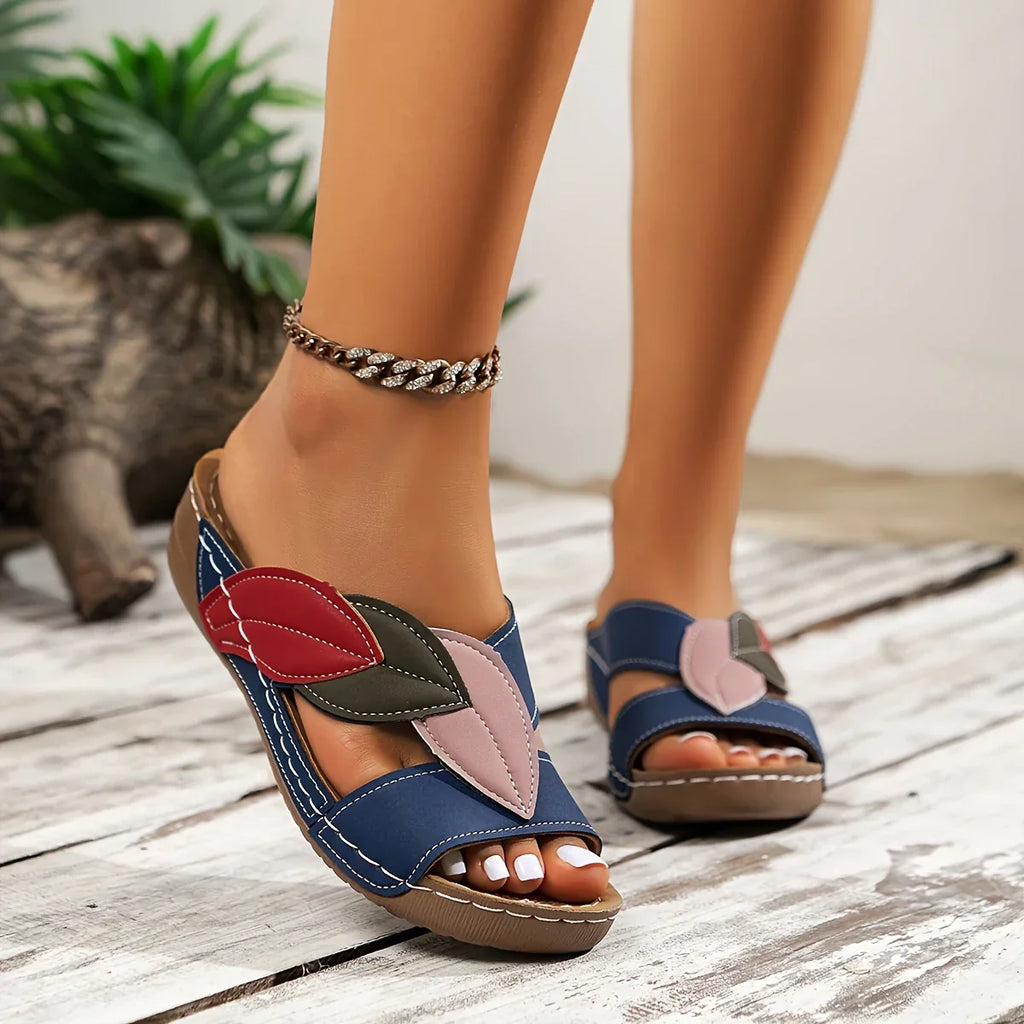 Sandra™ | Elegant Slip-On Sandals with Leaf Pattern
