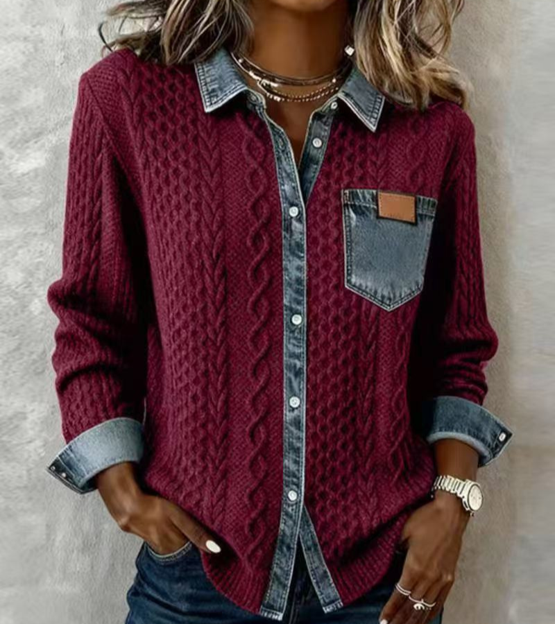 AMBRA – Top Patchwork Tricoté avec Accents Denim