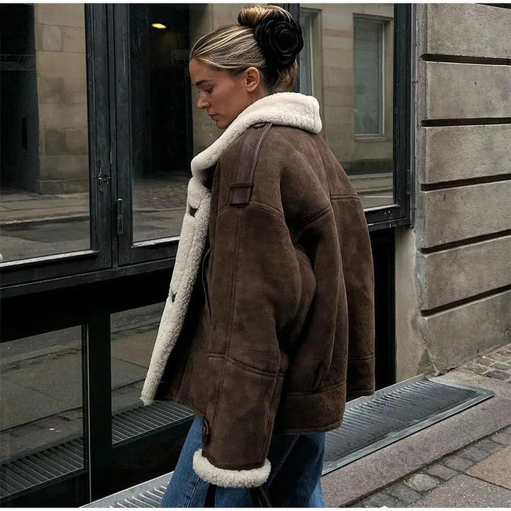 Charlotte’s Velvet Coat - myrale.com