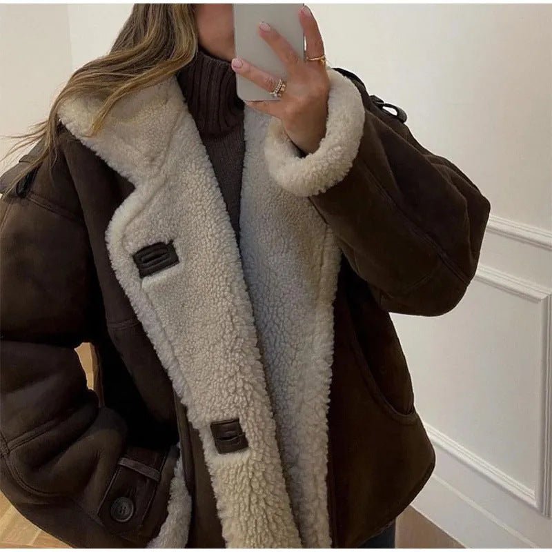 Charlotte’s Velvet Coat - myrale.com