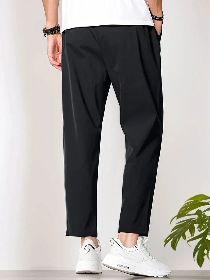 Stefano – Pantaloni leggeri e comodi - Amore - Milano.it